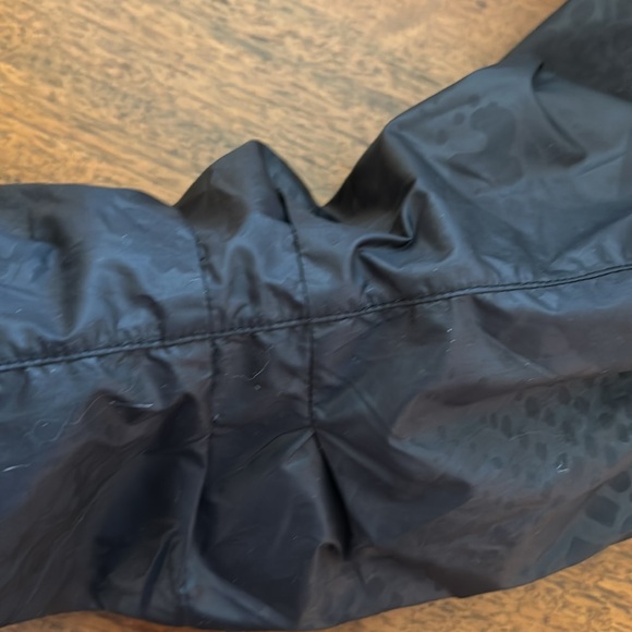 Lululemon Rain Resistant Windbreaker with Adjustable Waist and hood - Picture 10 of 10